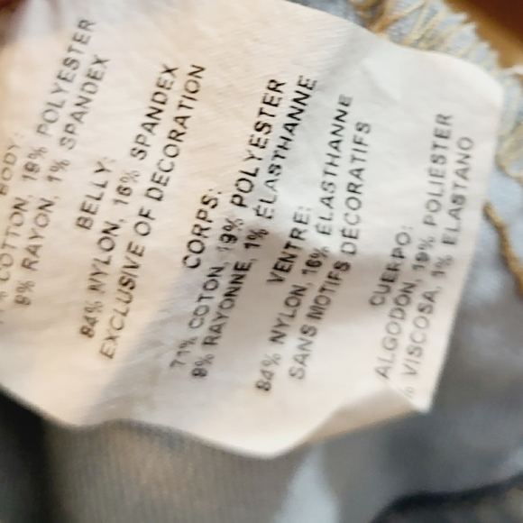 Jessica Simpson Maternity distressed jeans - Picture 4 of 4